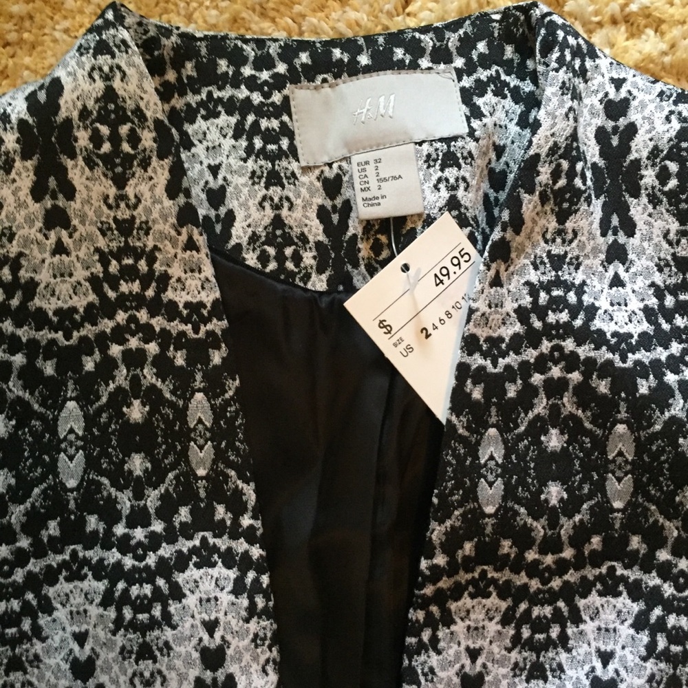 H&M Black and Gray Snack Skin Print Blazer